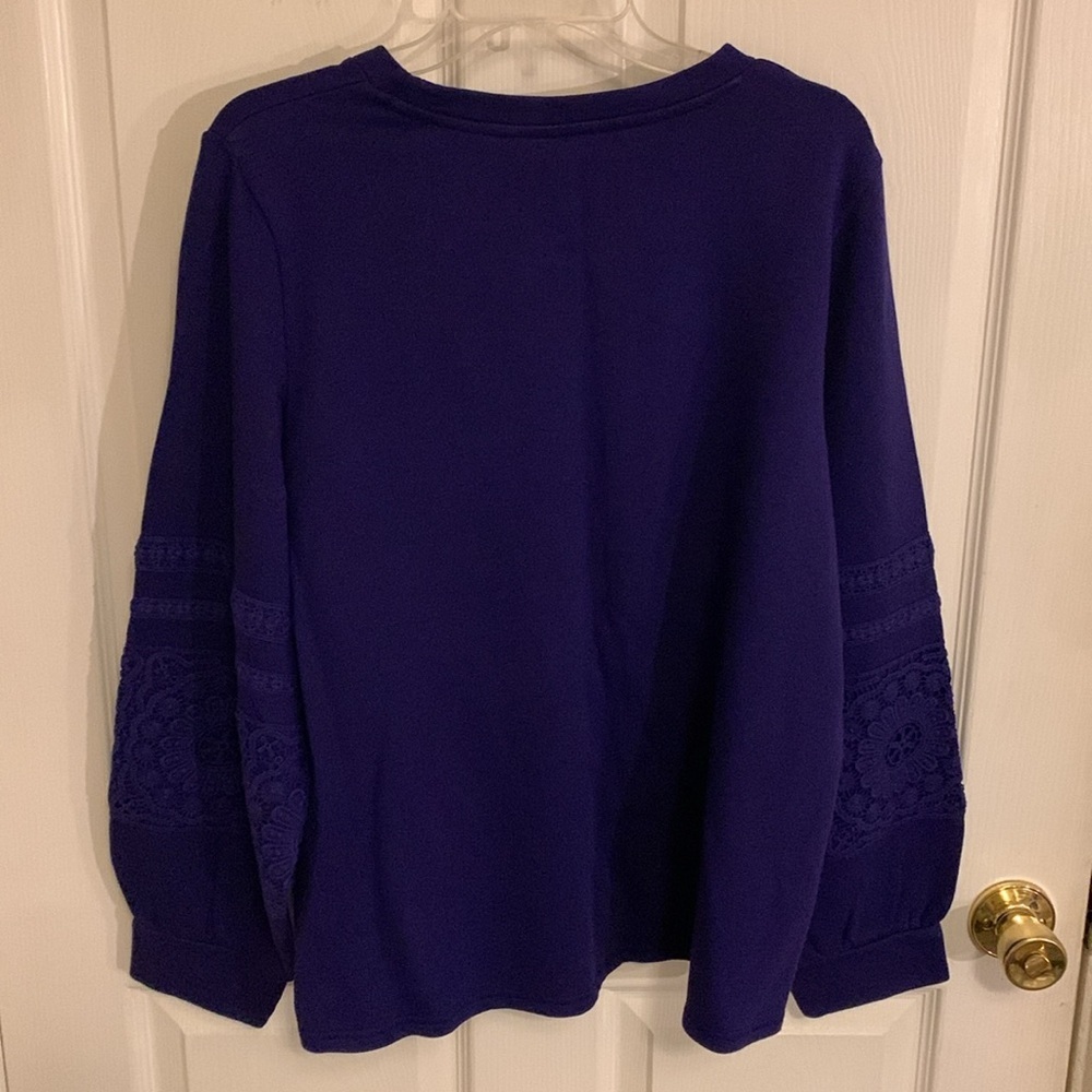 Chico’s Women’s Zenergy Lace Trim Long Sleeve Sweatshirt Blue Size XL - Picture 2 of 11